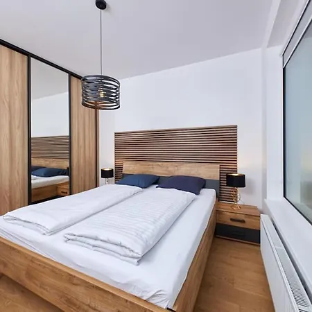 Apartment 5min2centre, View & Free Parking Pressburg